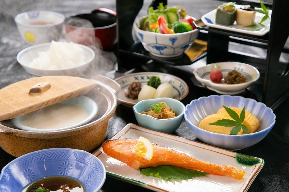 朝食