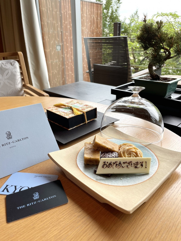 鴨川ビューのお部屋にアップグレード！クッキー&チョコレートも