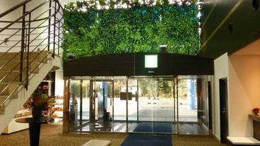 内部エントランス / 2