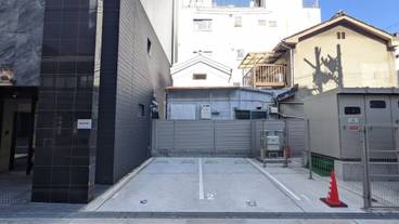 バリアフリー駐車場 / 1