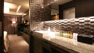 [禁煙] ラグジュアリー/デラックスダブル キングベッド 1 台