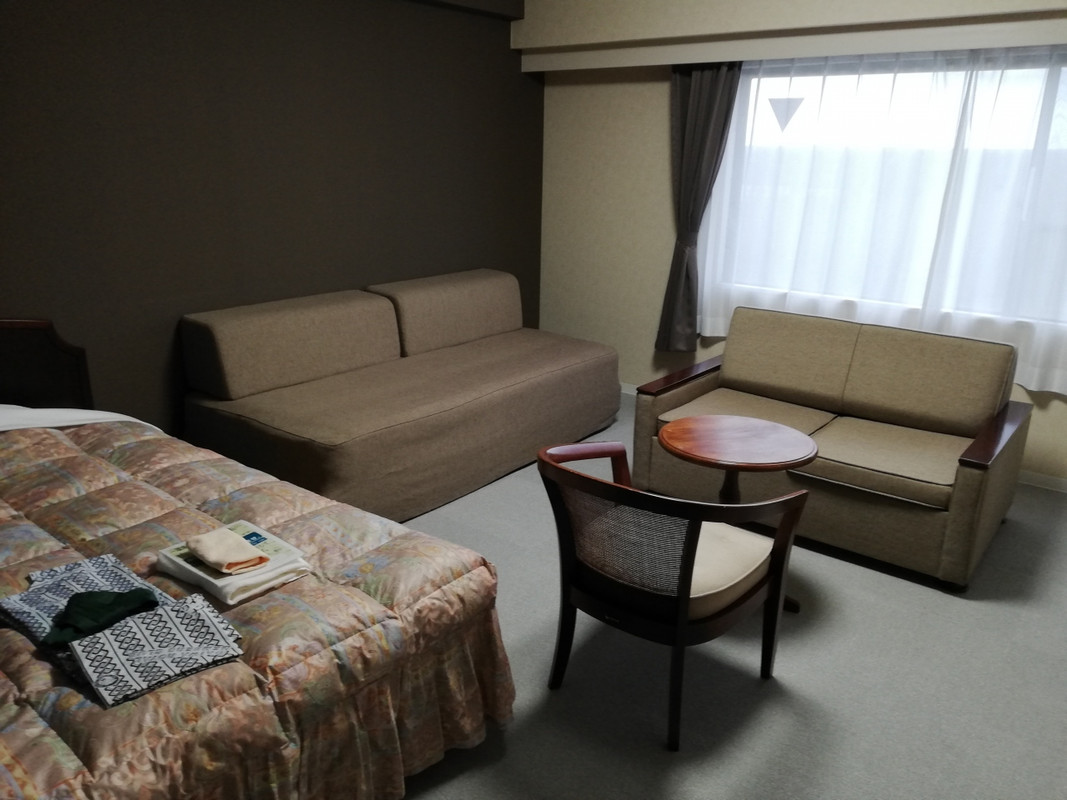 ソファーもゆったり、ソファーとTVの位置が合わなかった