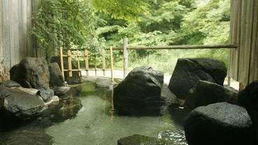 Private open-air bath / 13