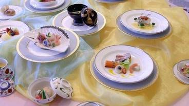 食事・飲み物 / 4