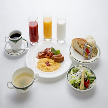 朝食はセミバイキング！出来立て熱々の料理を頬張って3950681