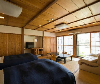 冬はこたつも！山菜をたっぷり食べられる温泉宿3638823