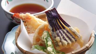 食事・飲み物 / 11