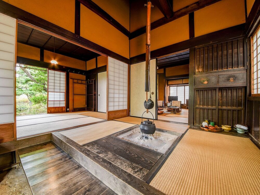 4.茅葺屋根の離れがある料理が魅力の宿「夜がらす山荘 長多喜」3484719