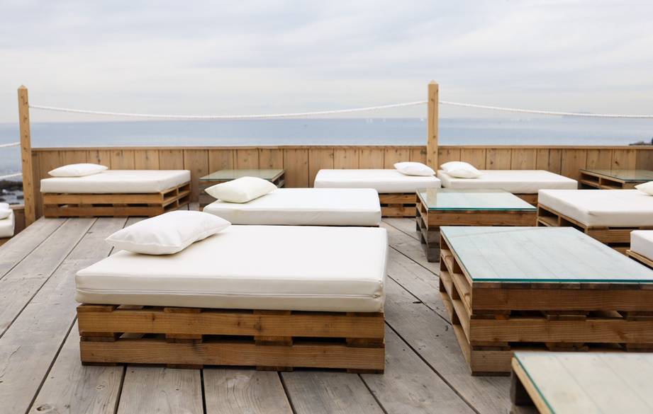 海辺のカフェで
至福のひとときを / 3