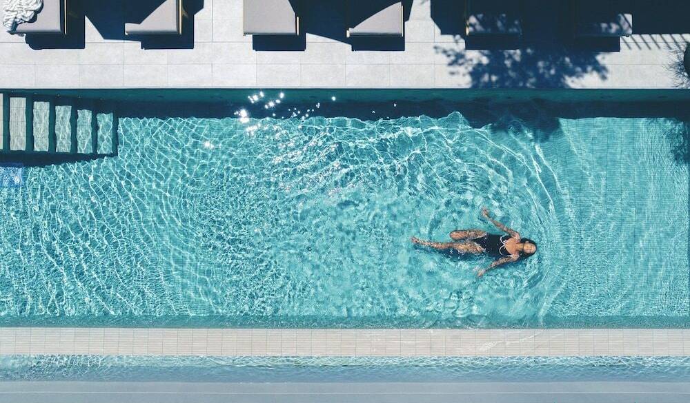 プールを楽しむイメージ / 3