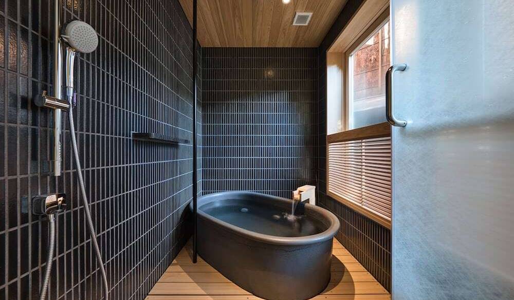 和洋室 檜か信楽焼を使った浴室 / 5