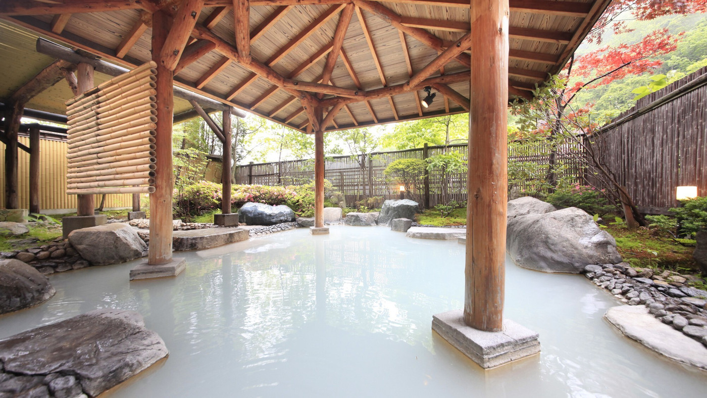 露天風呂付き客室で、赤ちゃんとゆっくり温泉を楽しめる 3357709