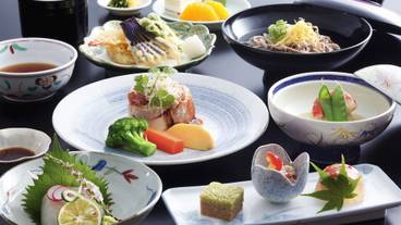 食事・飲み物 / 12