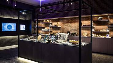 ロビー併設のショップ / 13