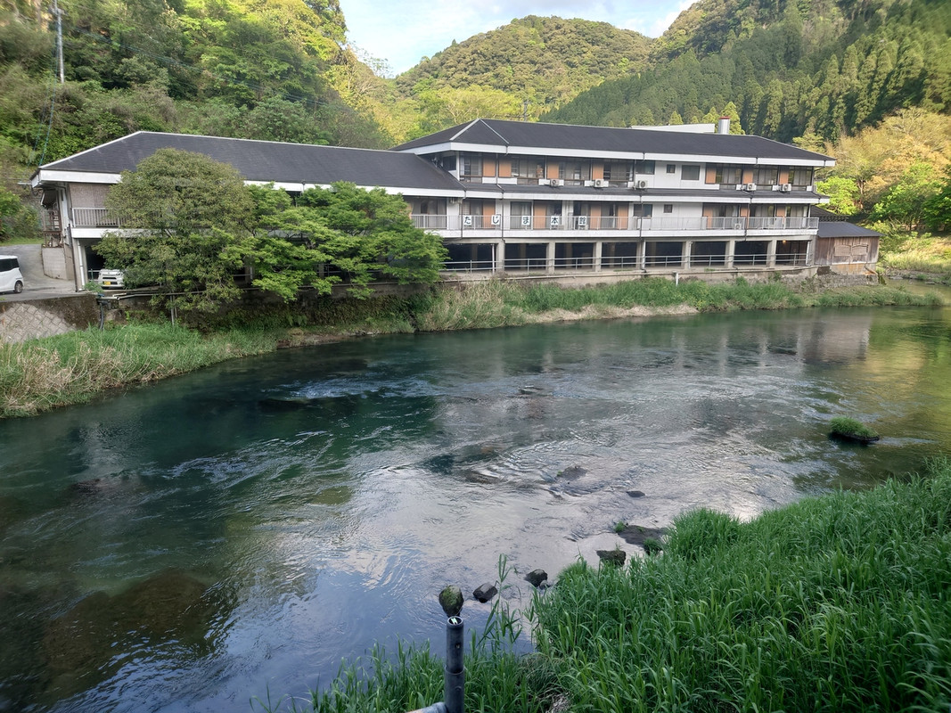 川の音が心地よい