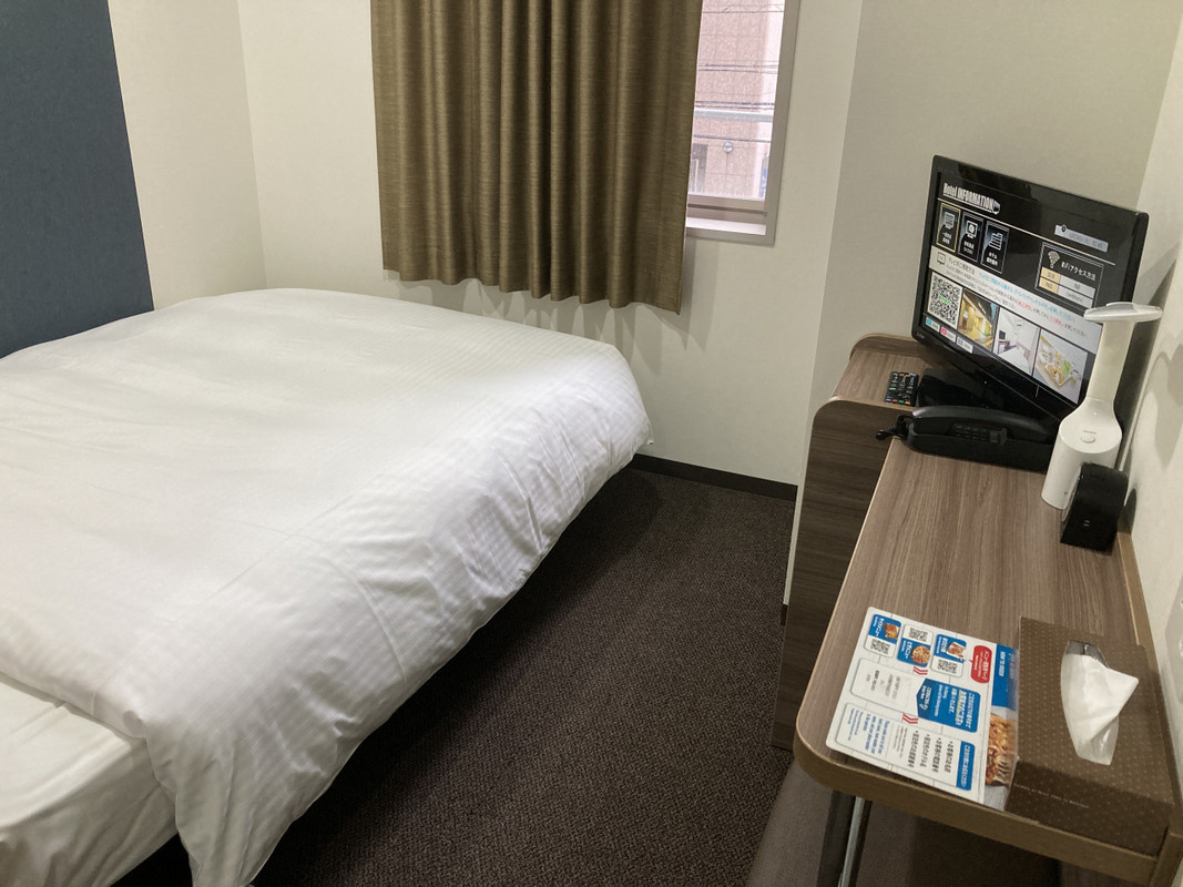 テーブルが少し手狭な感じ