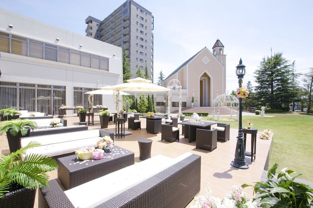 甲府の夜景を見ながらワインはいかが?4376445