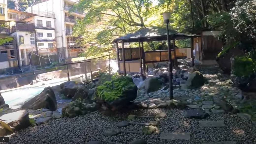 「山口川音の足湯」で
肩を並べてゆっくり / 3