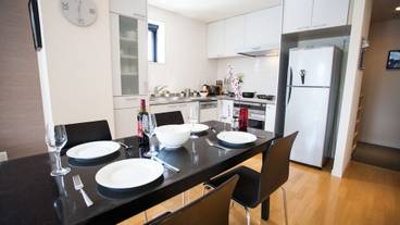 客室内のダイニングエリア / 9