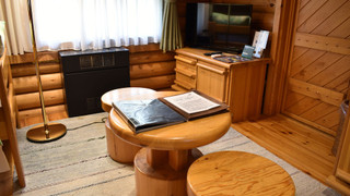 【大型コテージの 1 部】ツインルーム・禁煙＜1 部屋 ベッド 2 台＞