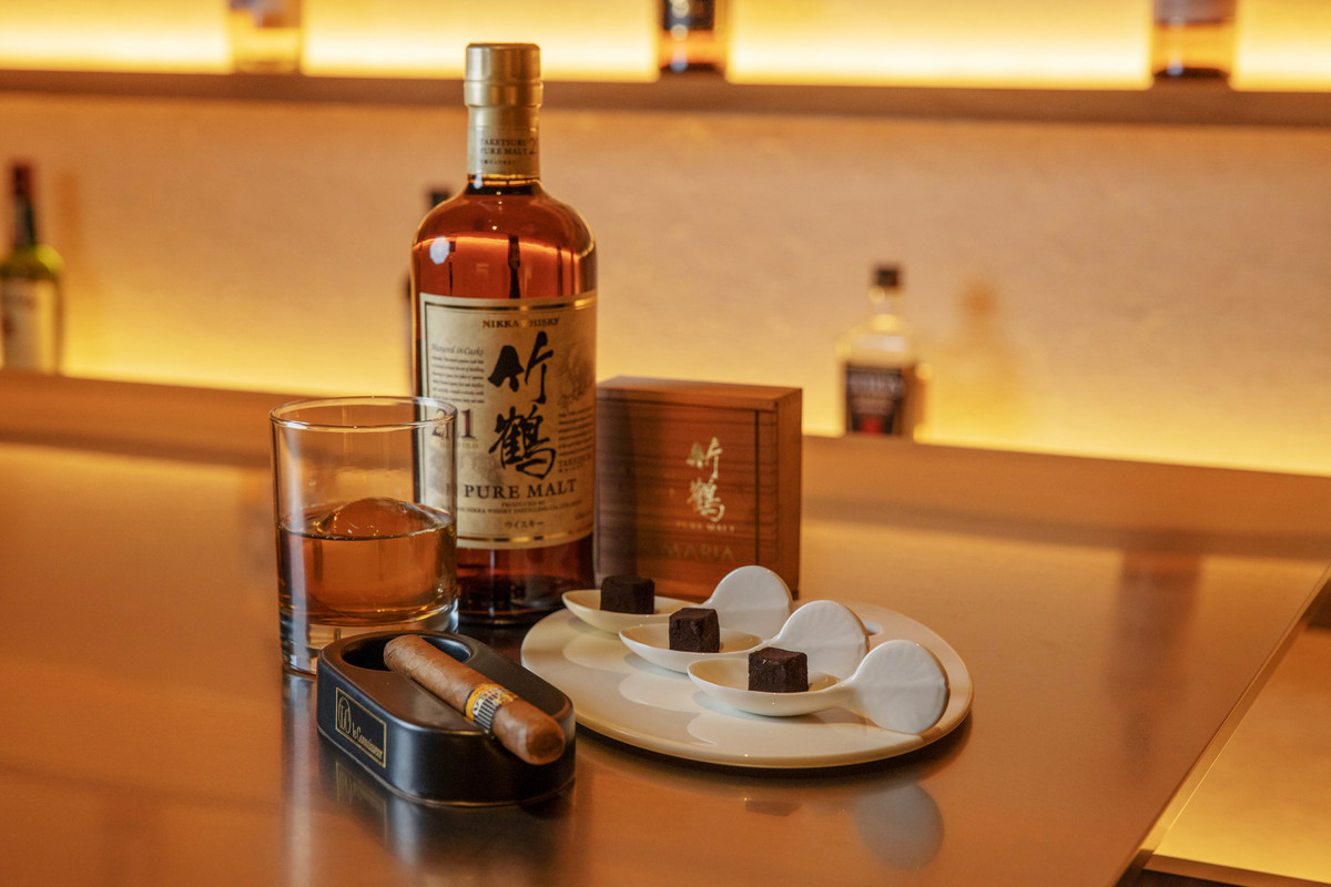 The Cigar Bar②