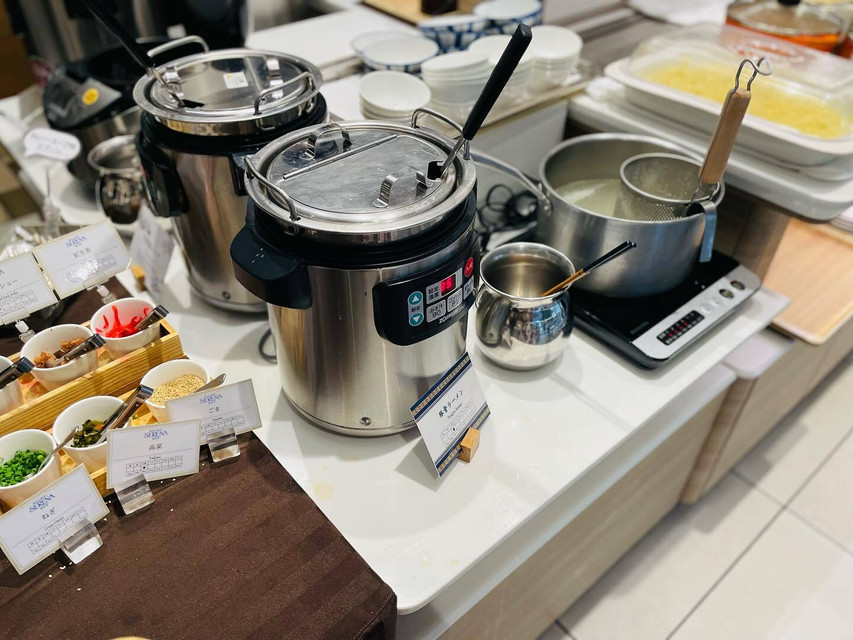 朝食　豚骨ラーメン