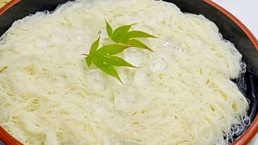 旅館のお食事処 / 32