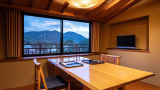 和洋室 16畳 マウンテンビュー 専用ダイニングルーム 禁煙