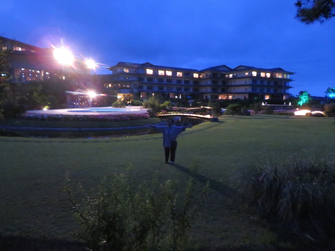 庭園から見た宿舎