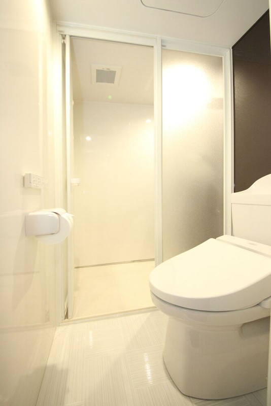 バスルームのシャワー