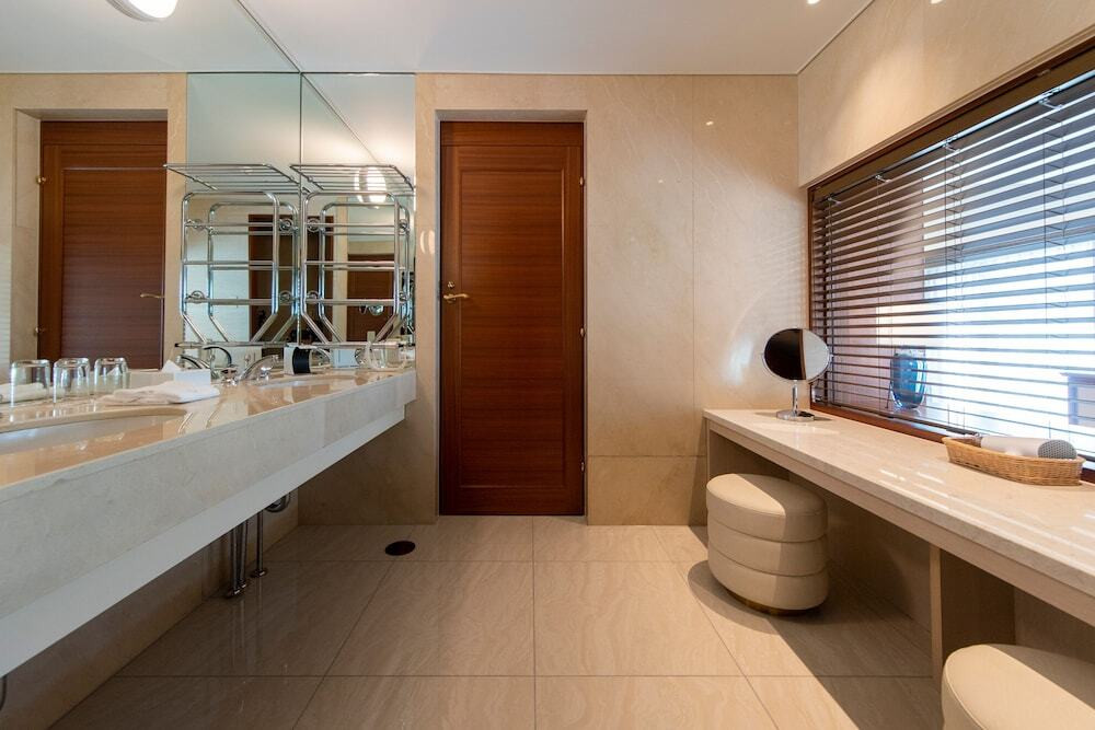 プレミアムフォース／パウダールーム