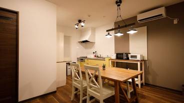 客室内のダイニングエリア / 7