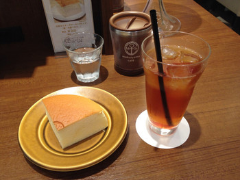 「向山製作所cafe  S-PAL郡山店」 料理 75116992 出来立てチーズケーキのティーセット