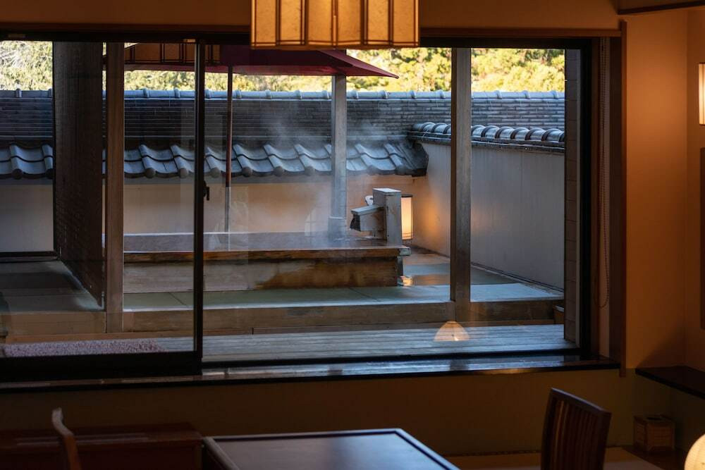 箱根の源泉かけ流し、「客室露天・畳風呂」4236855