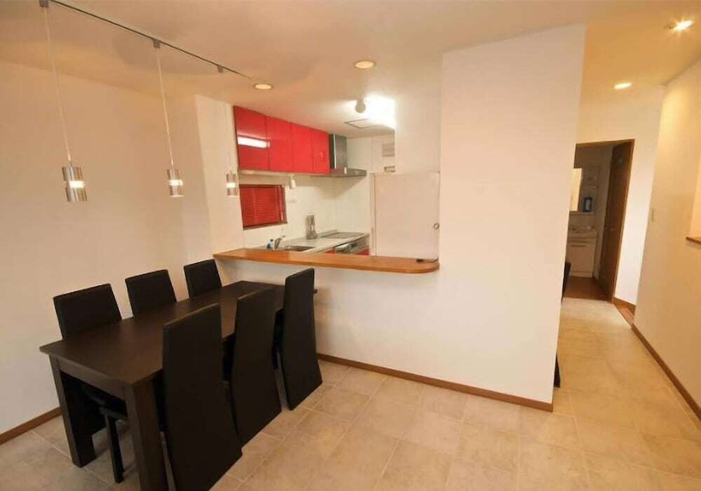 客室内のダイニングエリア