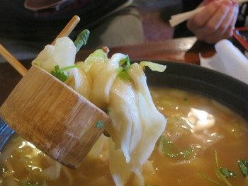「煮ぼうとうの國良」料理 45874 幅広麺で普通です
