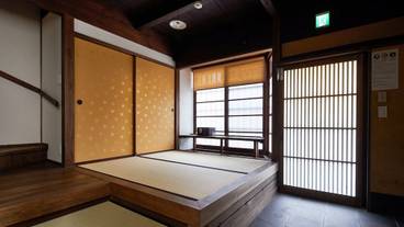 内部エントランス / 2