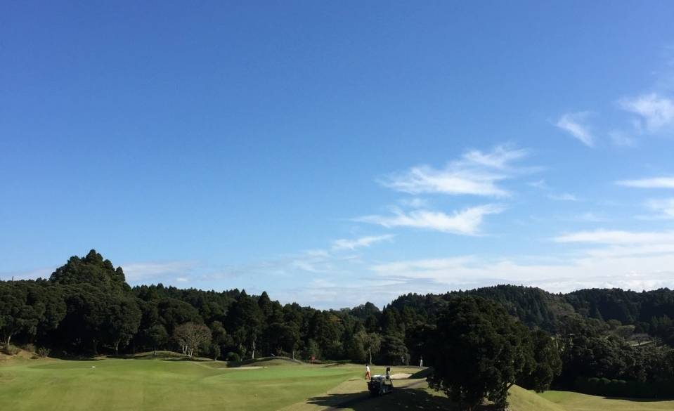 「勝浦ゴルフ倶楽部」で
スカッと爽快なラウンド / 1