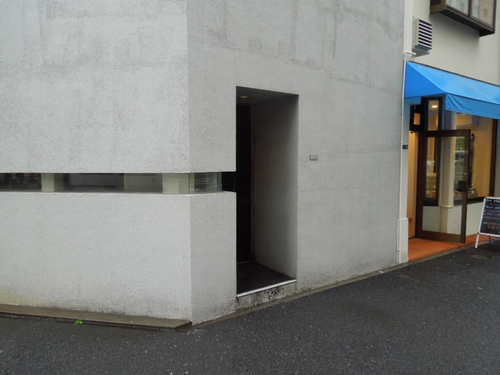 「そば処港屋」外観 201782 そば屋には見えません