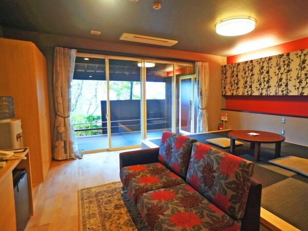 6. 開放感たっぷりの「草屋根の宿 龍のひげ／別邸 ゆむた」／湯布院町3690579