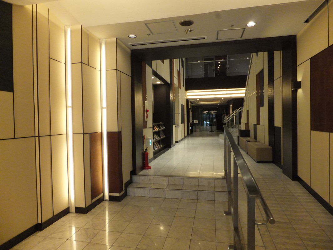 ロビーというか何も無い？