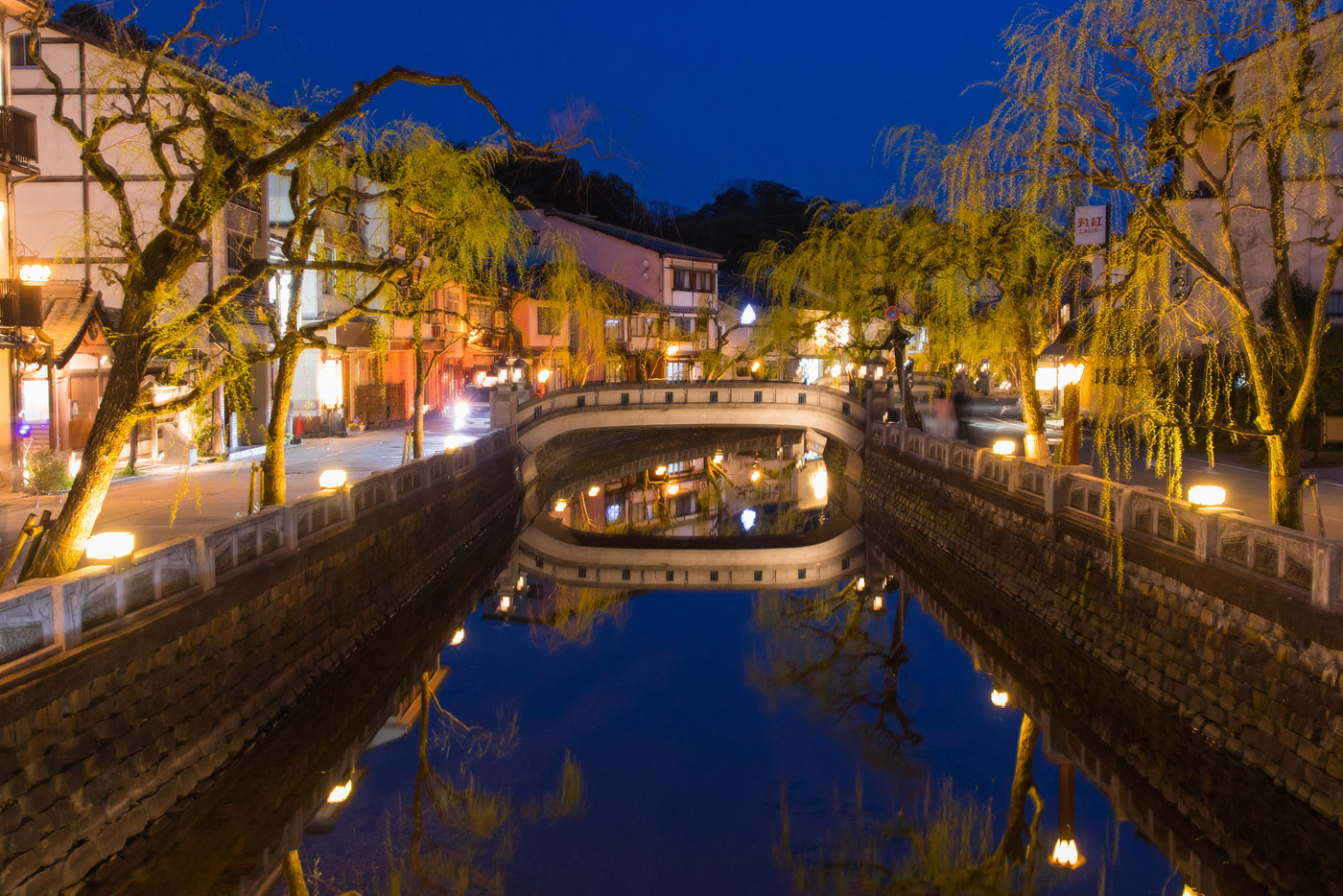 城崎温泉夕景～愛宕橋から柳湯橋方面の眺め～(兵庫県-城崎温泉)