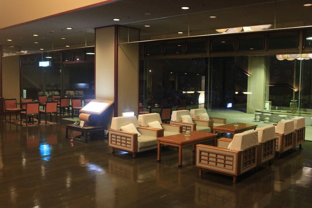 ロビーラウンジ