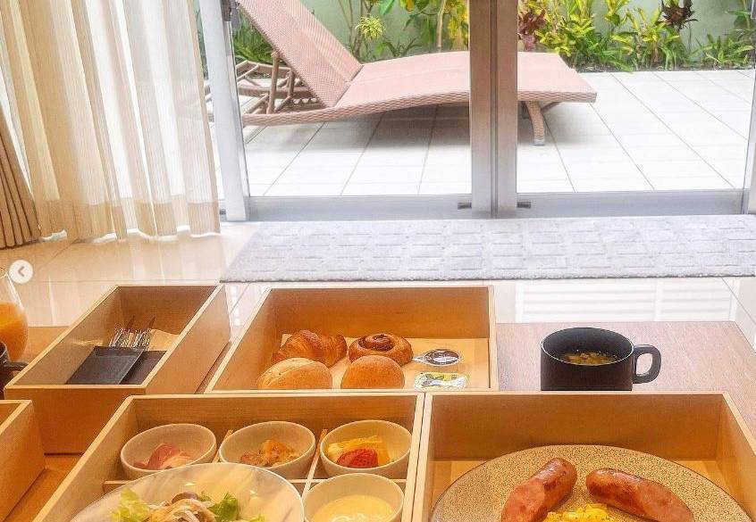 お重スタイルの朝食 / 2