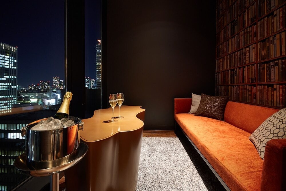 バーラウンジで夜景を見ながら思い出のひと時を4281831