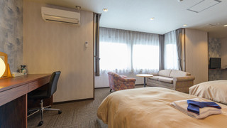 洋室 (ラージツイン) 広々39.4平米