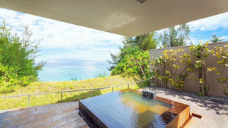 ハレクラニクリフヴィラ　専用プール付　天然温泉＆ラウンジ利用込