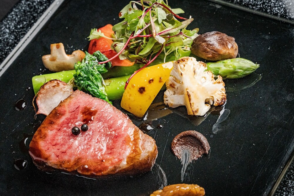 部屋食でゆっくり♪有名シェフ監修の創作コース料理3928610