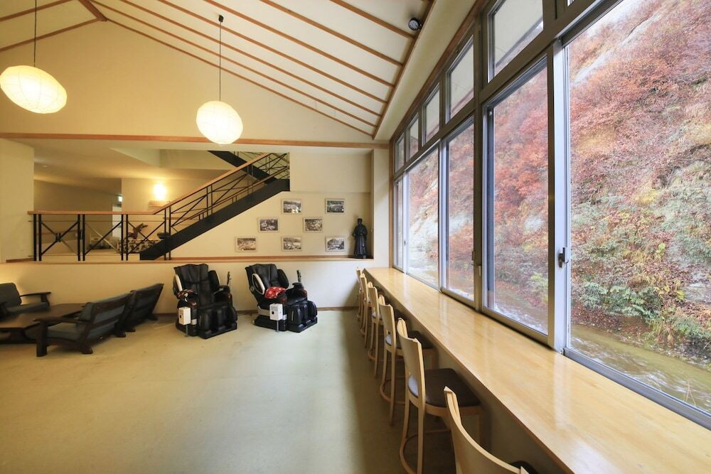 ロビーラウンジ