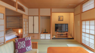 【和風庭園一望 2階和洋室 テラス付】源泉掛流し半露天風呂